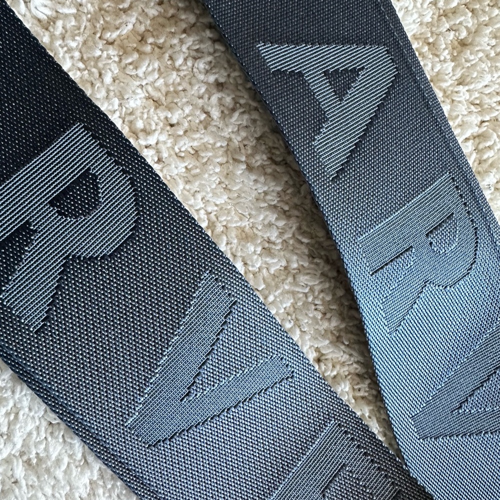 Harveys seatbelt Blue Adjustable Strap - Picture 2 of 8
